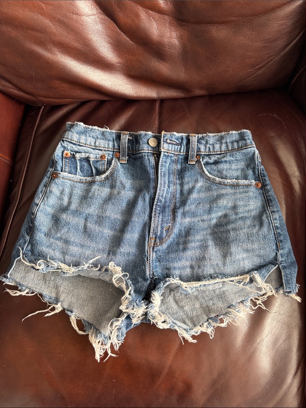 Abercrombie Mom Short High Rise